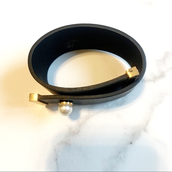 Chic Black Bracelet - Picture 4 of 8